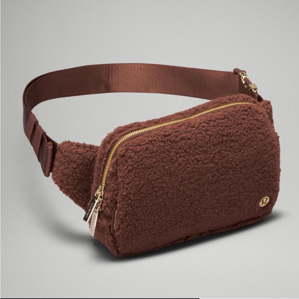 Lululemon wear everywhere belt bag 2L Fleece